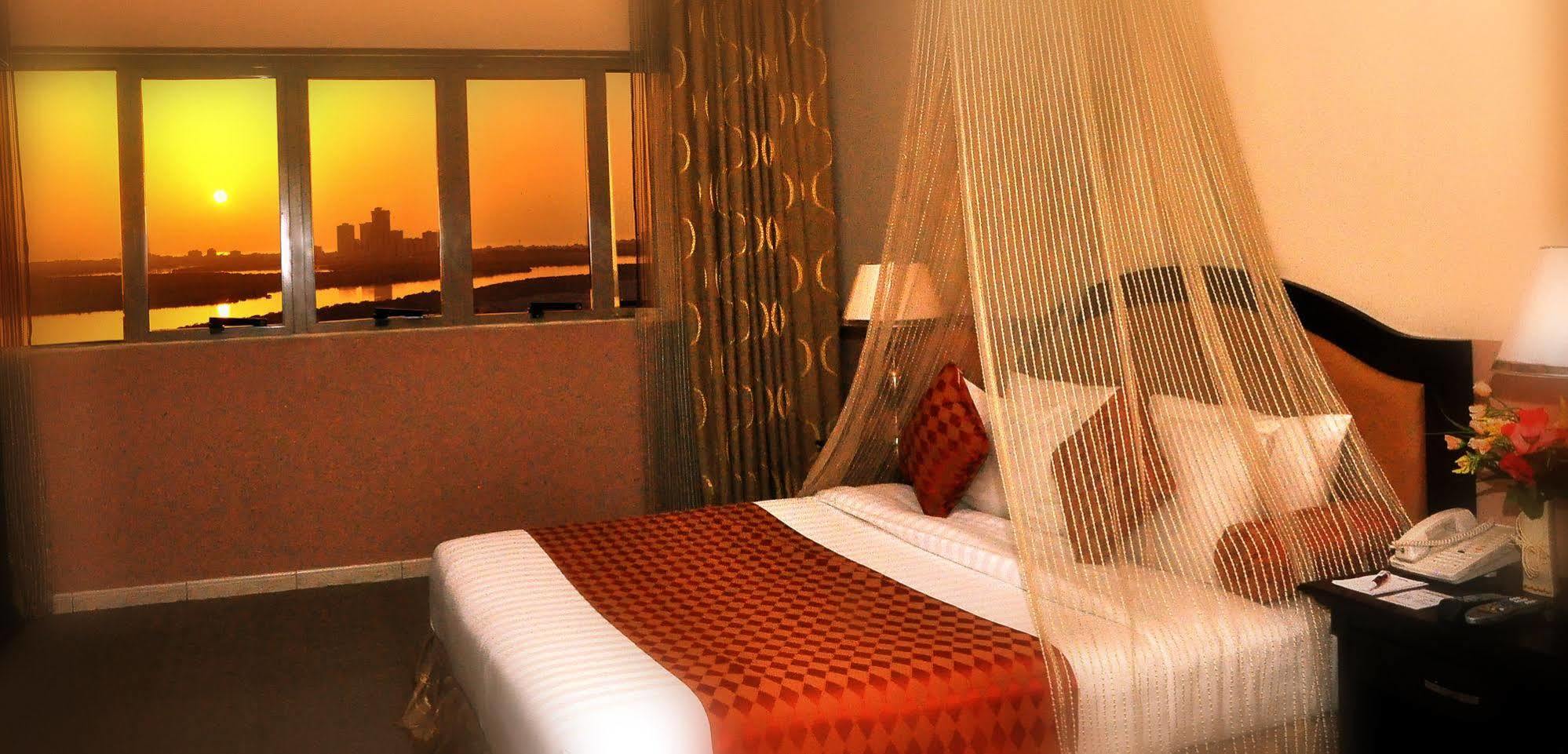 City Hotel Ras al-Khaimah Exterior foto